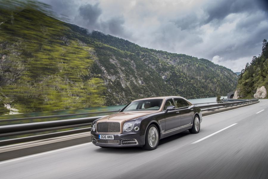 Bentley Mulsanne Extended Wheelbase 2016 года  (фото 12 из 23)